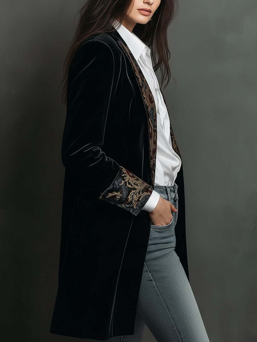 Leontina | Saco entallado con estampado barroco negro