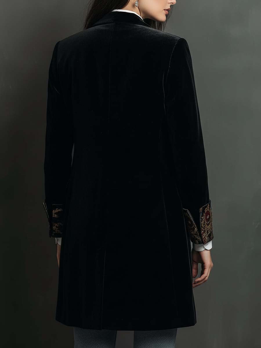 Valeria | Blazer negro entallado con solapas y estampado barroco