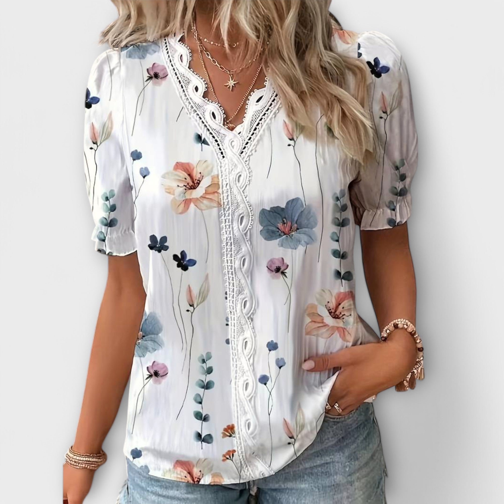 Emilia - Blusa con escote en V