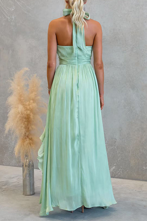 Vestido maxi de cuello halter con cintura entallada y volantes