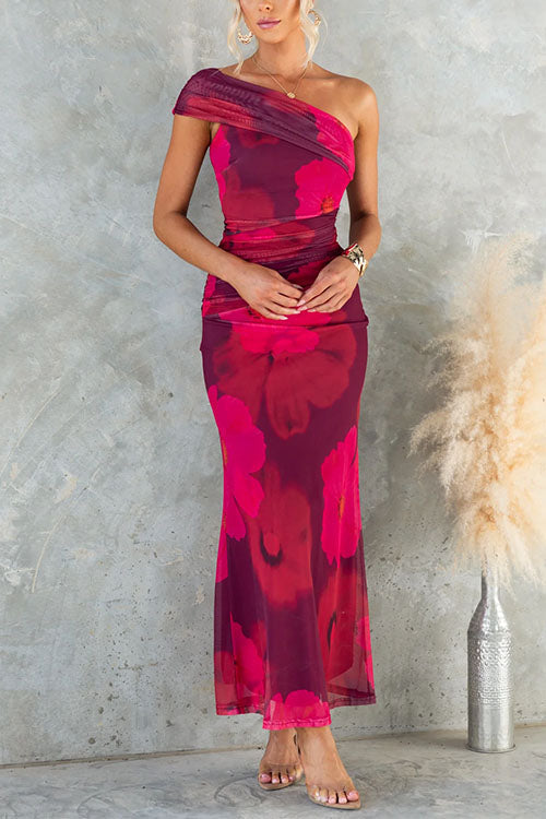 Vestido maxi ceñido de un solo hombro con malla y estampado floral