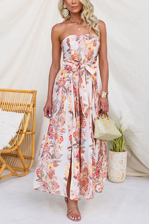 Vestido sin tirantes de estampado floral con lazo en la cintura y abertura en la pierna, de pierna ancha