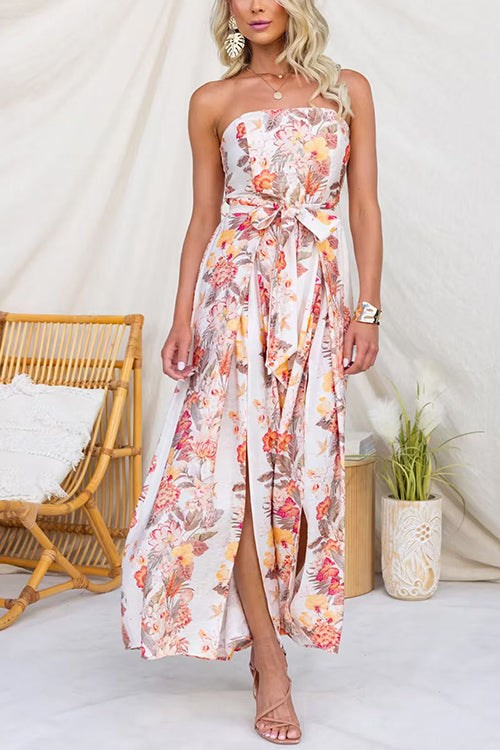 Vestido sin tirantes de estampado floral con lazo en la cintura y abertura en la pierna, de pierna ancha