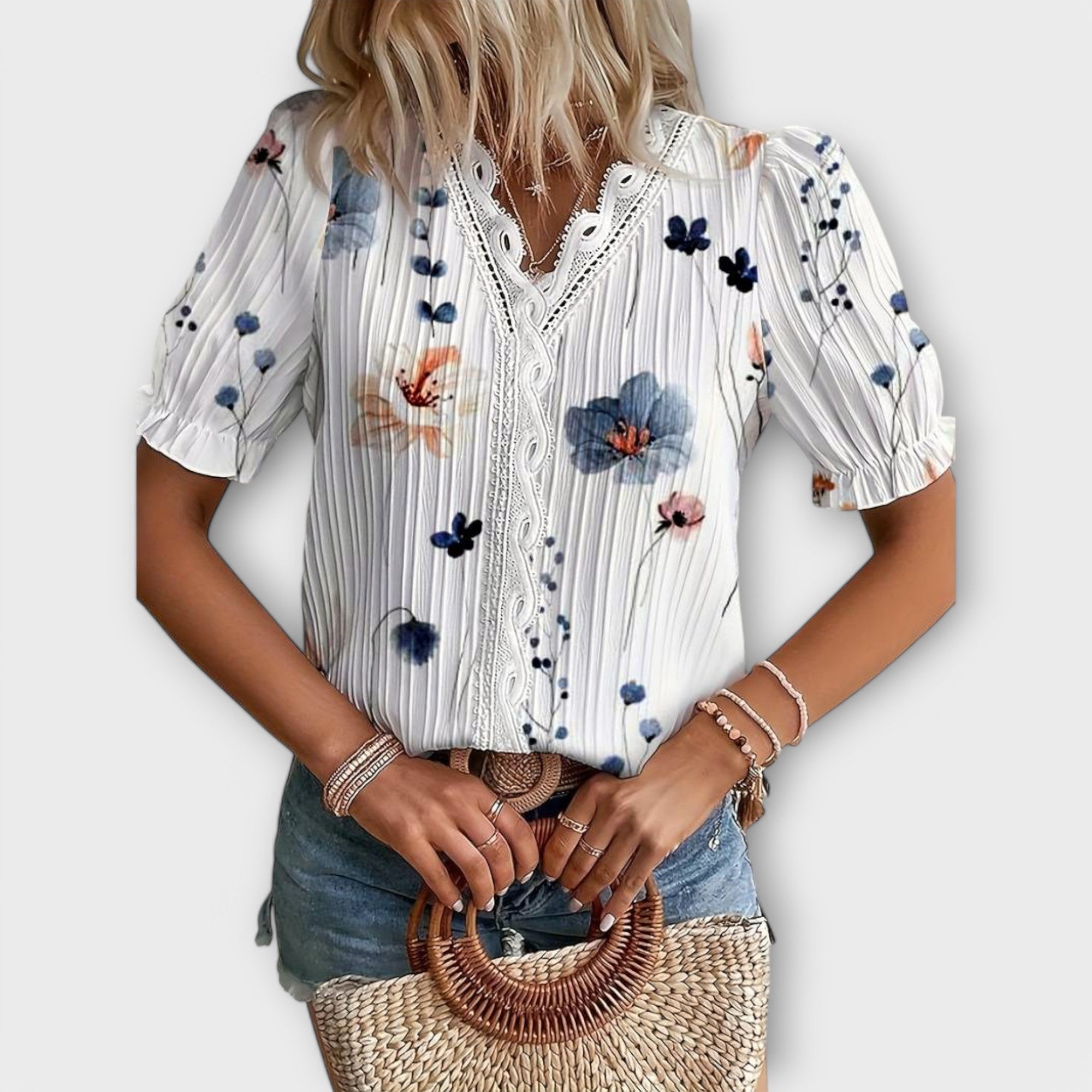 Emilia - Blusa con escote en V