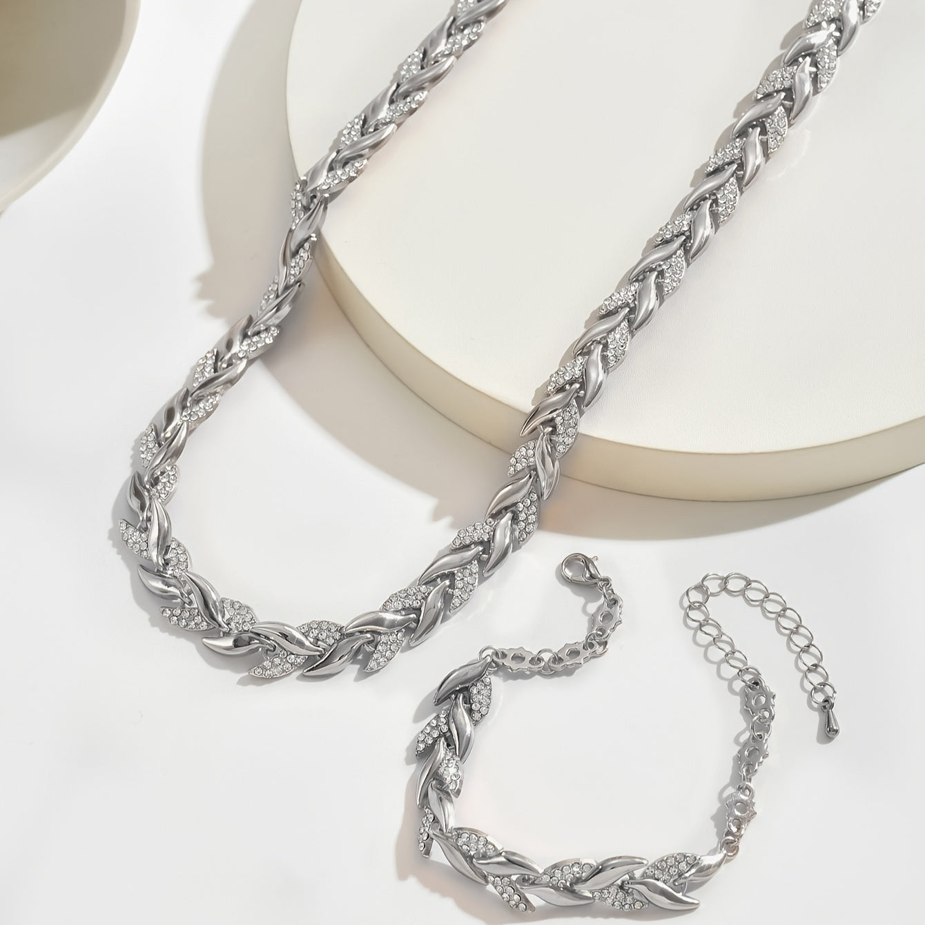 Blanca™ - Collar trenzado brillante con elegancia sofisticada