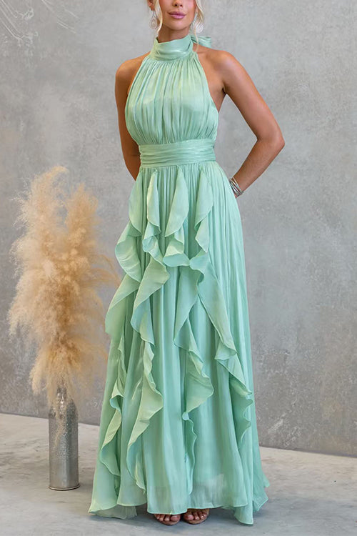Vestido maxi de cuello halter con cintura entallada y volantes