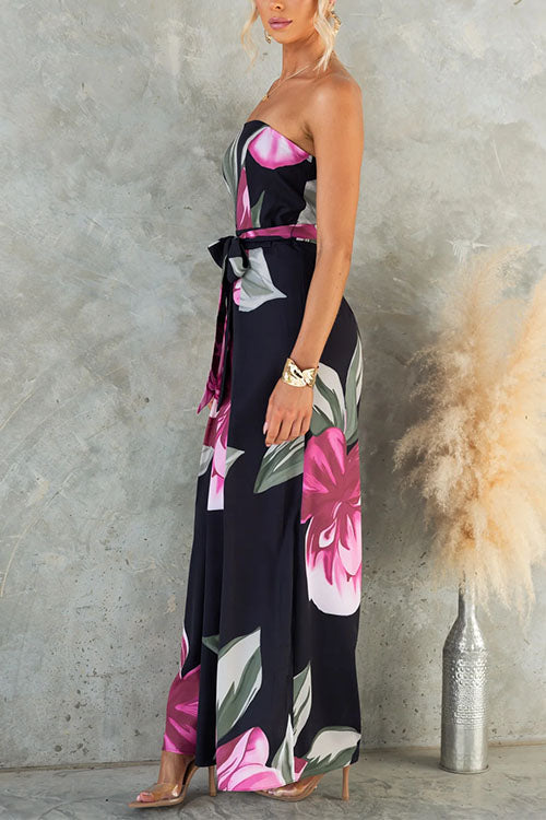 Vestido sin tirantes con cintura anudada, pierna amplia y estampado floral
