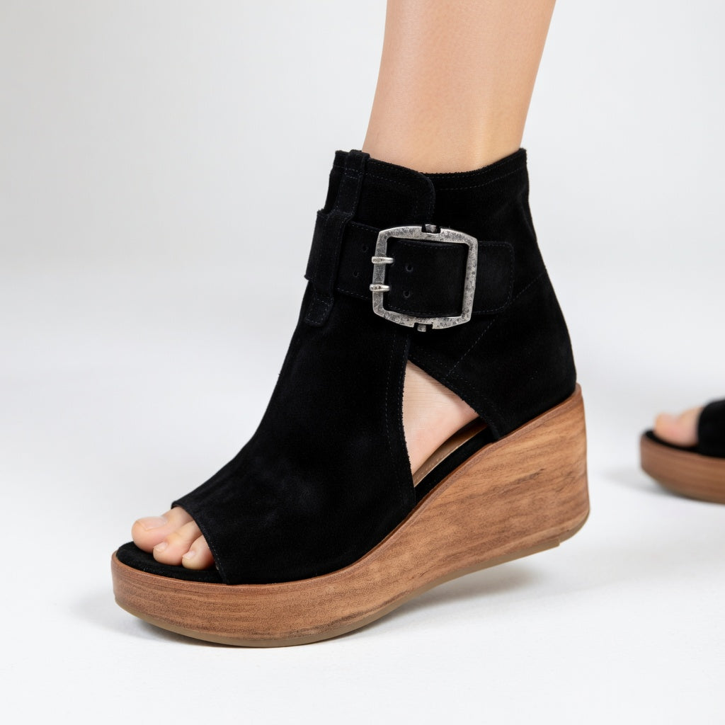 Violeta | Botines con cuña y punta abierta en estilo moderno