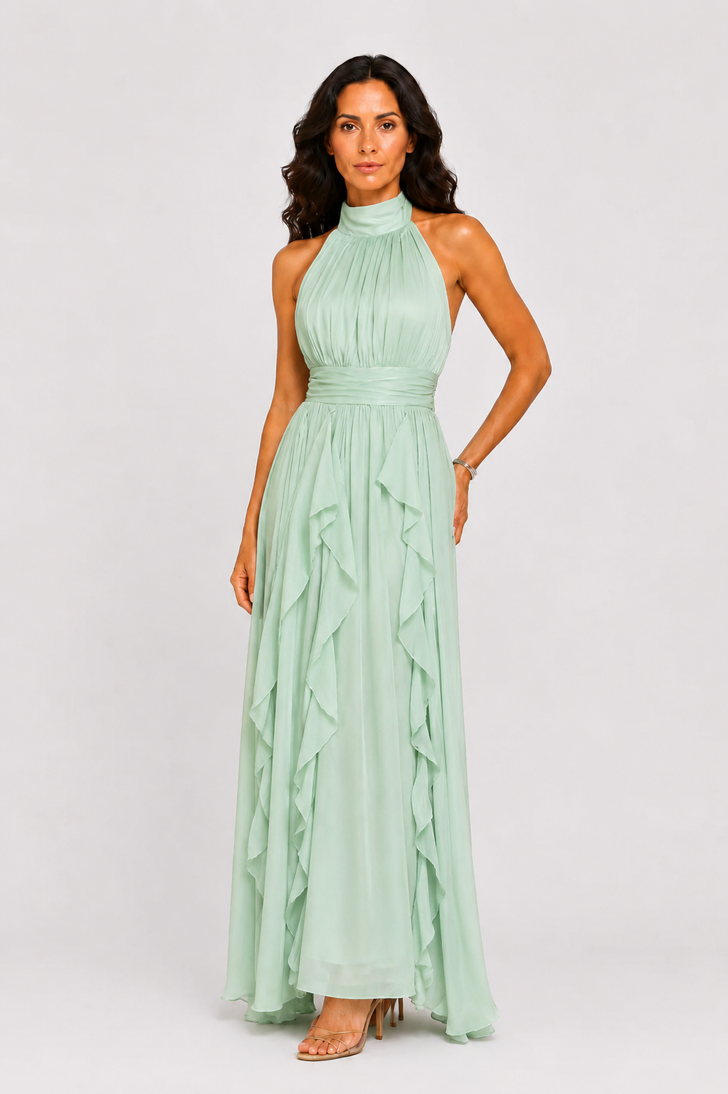 Vestido maxi de cuello halter con cintura entallada y volantes