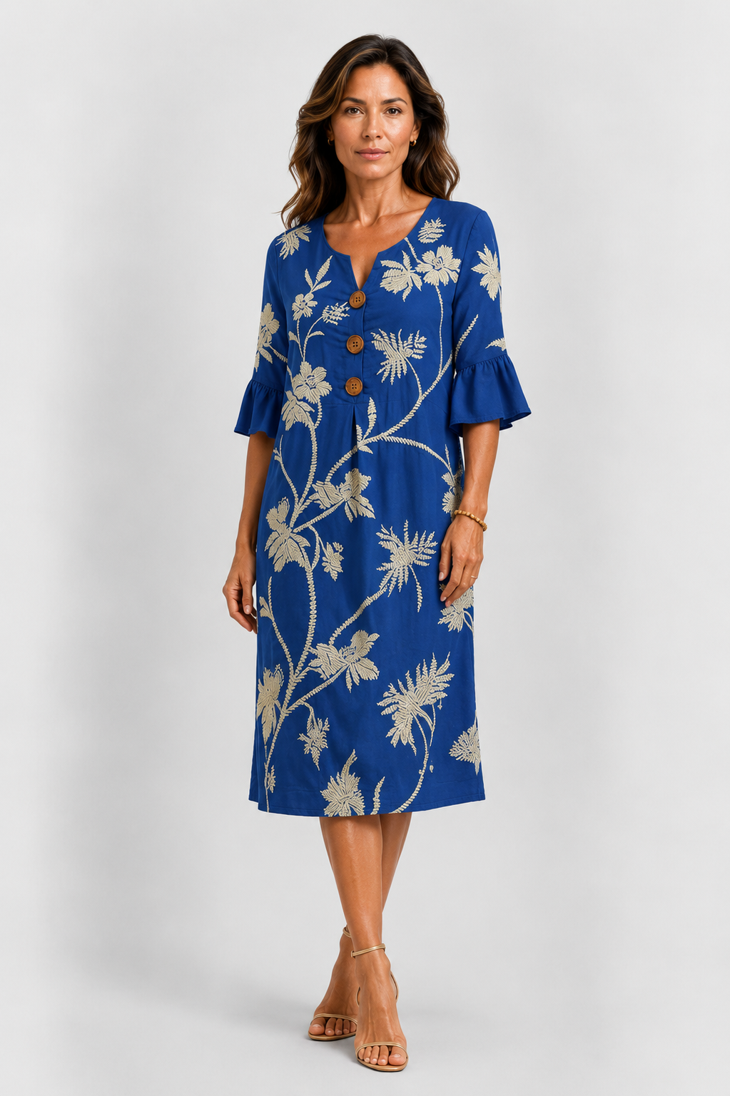 Vestido informal de mujer con estampado floral.