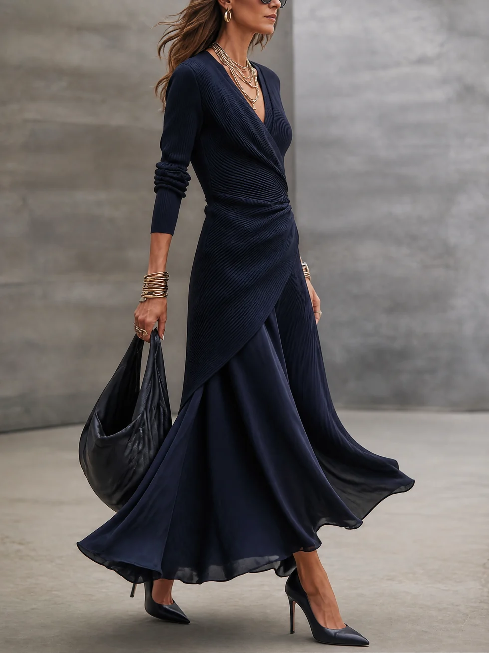 Tamara | Vestido Largo Cruzado con Falda de Satín, Azul Marino