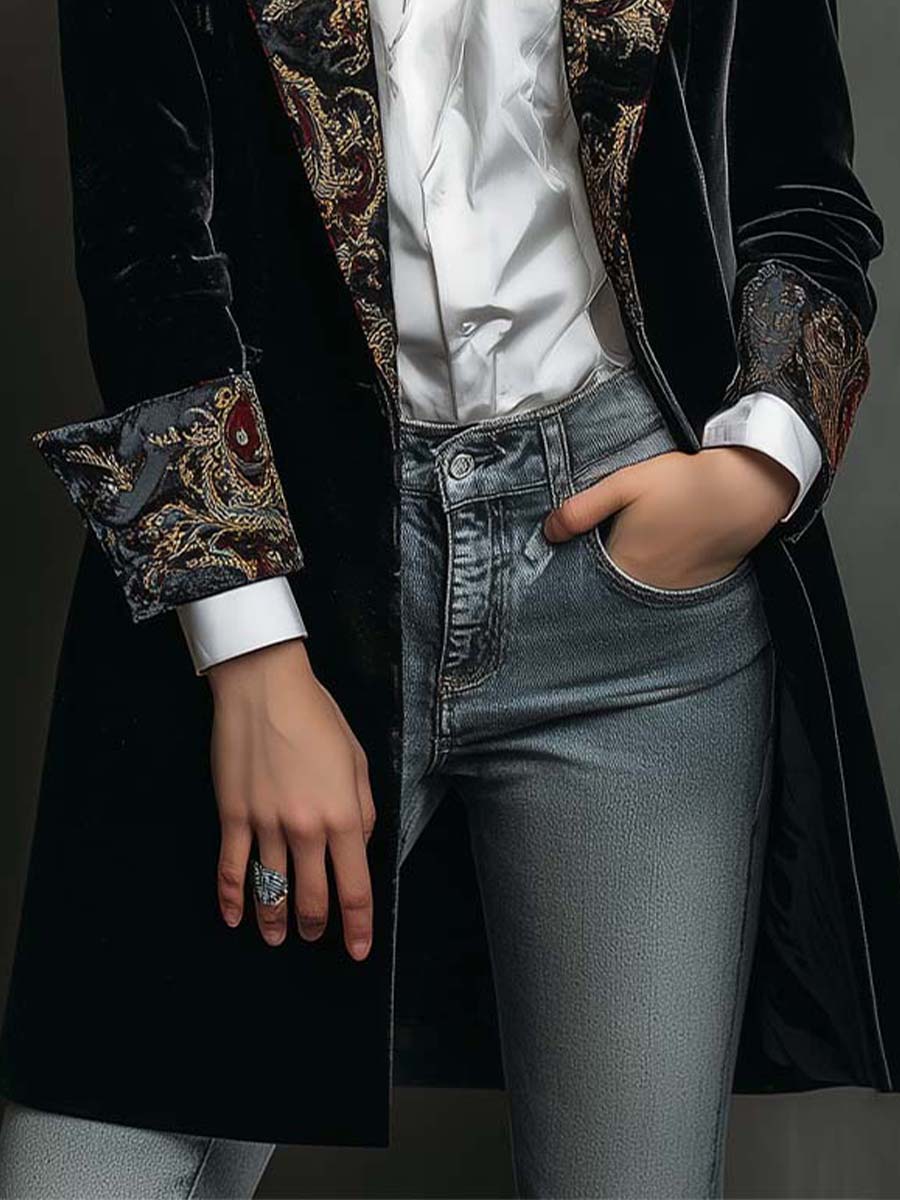 Leontina | Saco entallado con estampado barroco negro