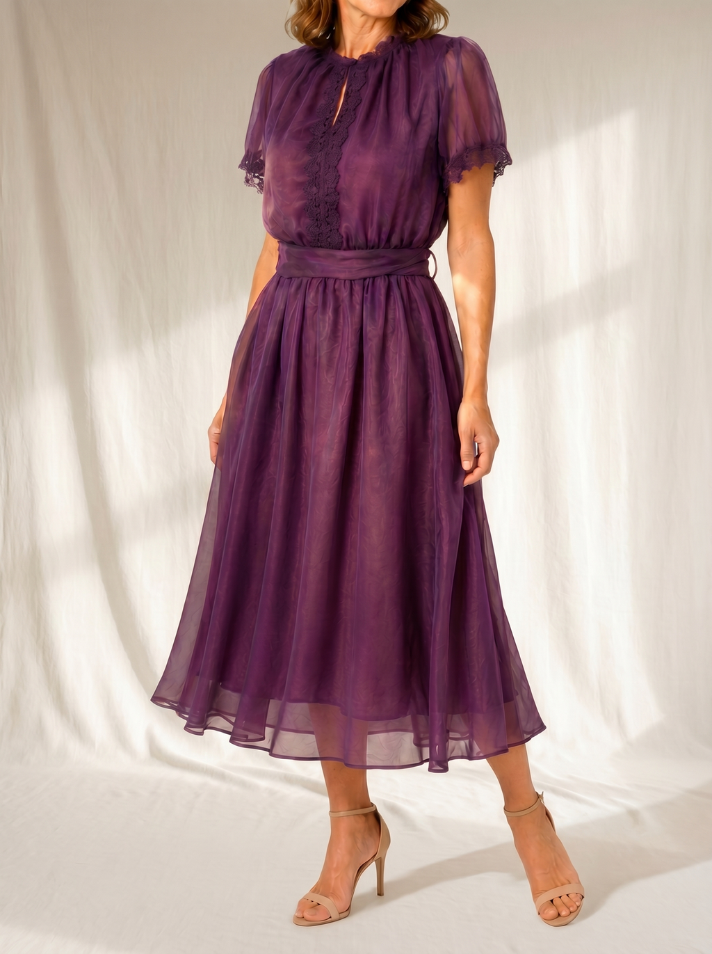 Flavia | Maxi Vestido con Escote en Gota y Borde de Encaje Chiffon
