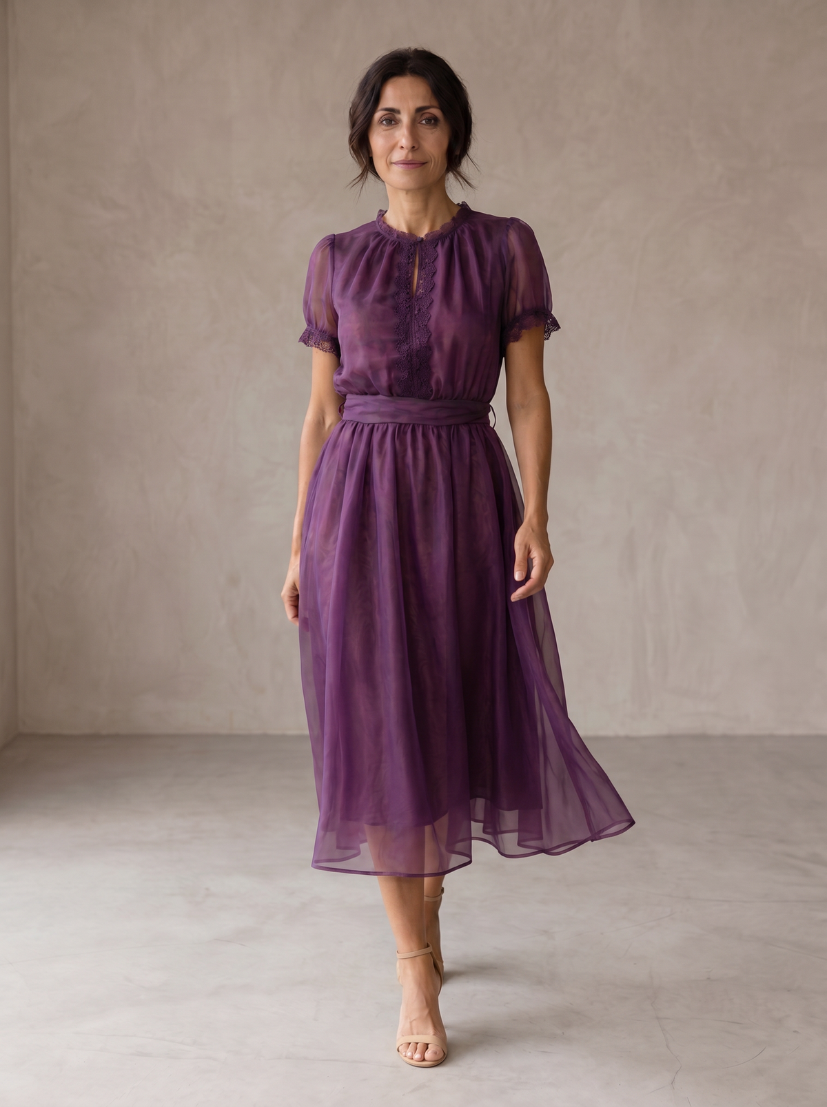 Flavia | Maxi Vestido con Escote en Gota y Borde de Encaje Chiffon