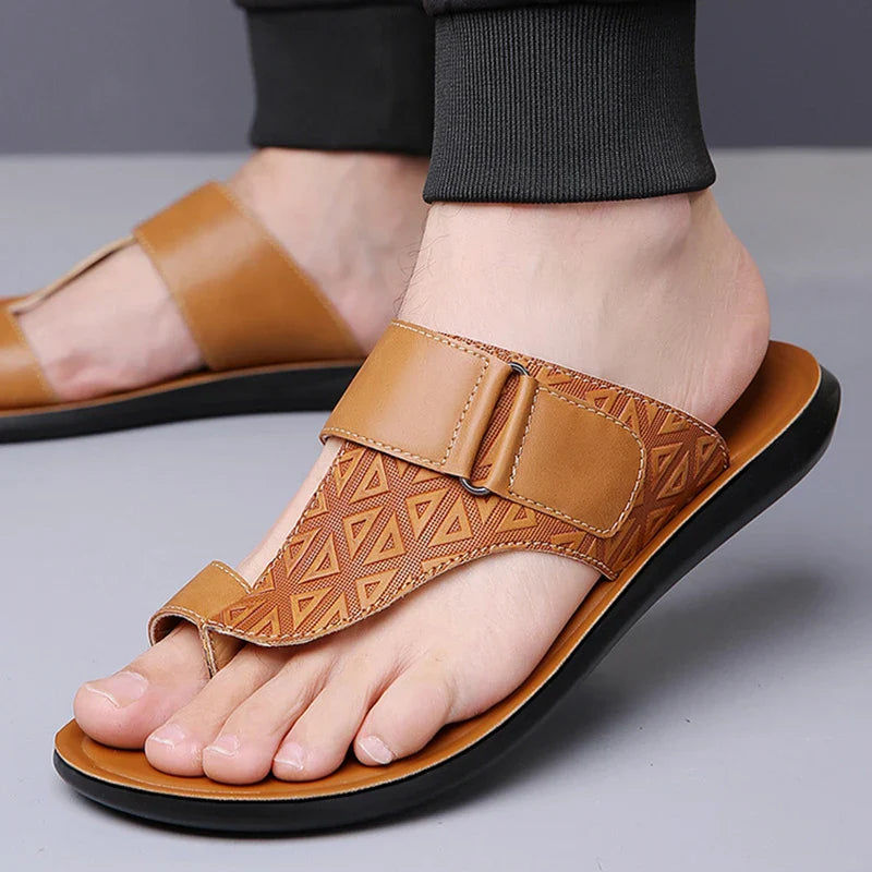 ASTON™ | Sandalias de Cuero con Tira en el Dedo
