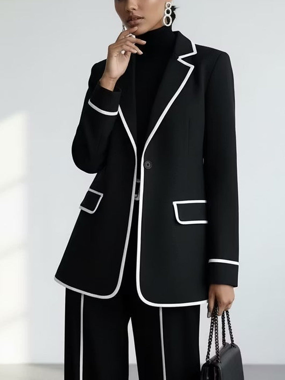 Clementina | Conjunto de Saco y Pantalón con Ribetes en Contraste, Negro