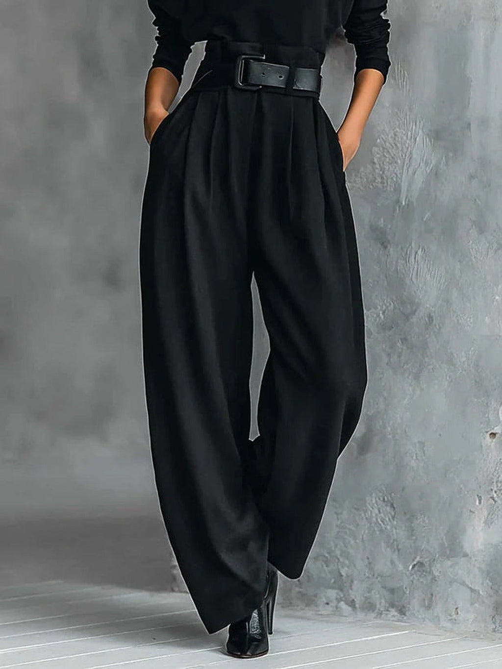 Jolanda | Conjunto de Suéter Cuello Alto y Pantalón con Cinturón, Negro