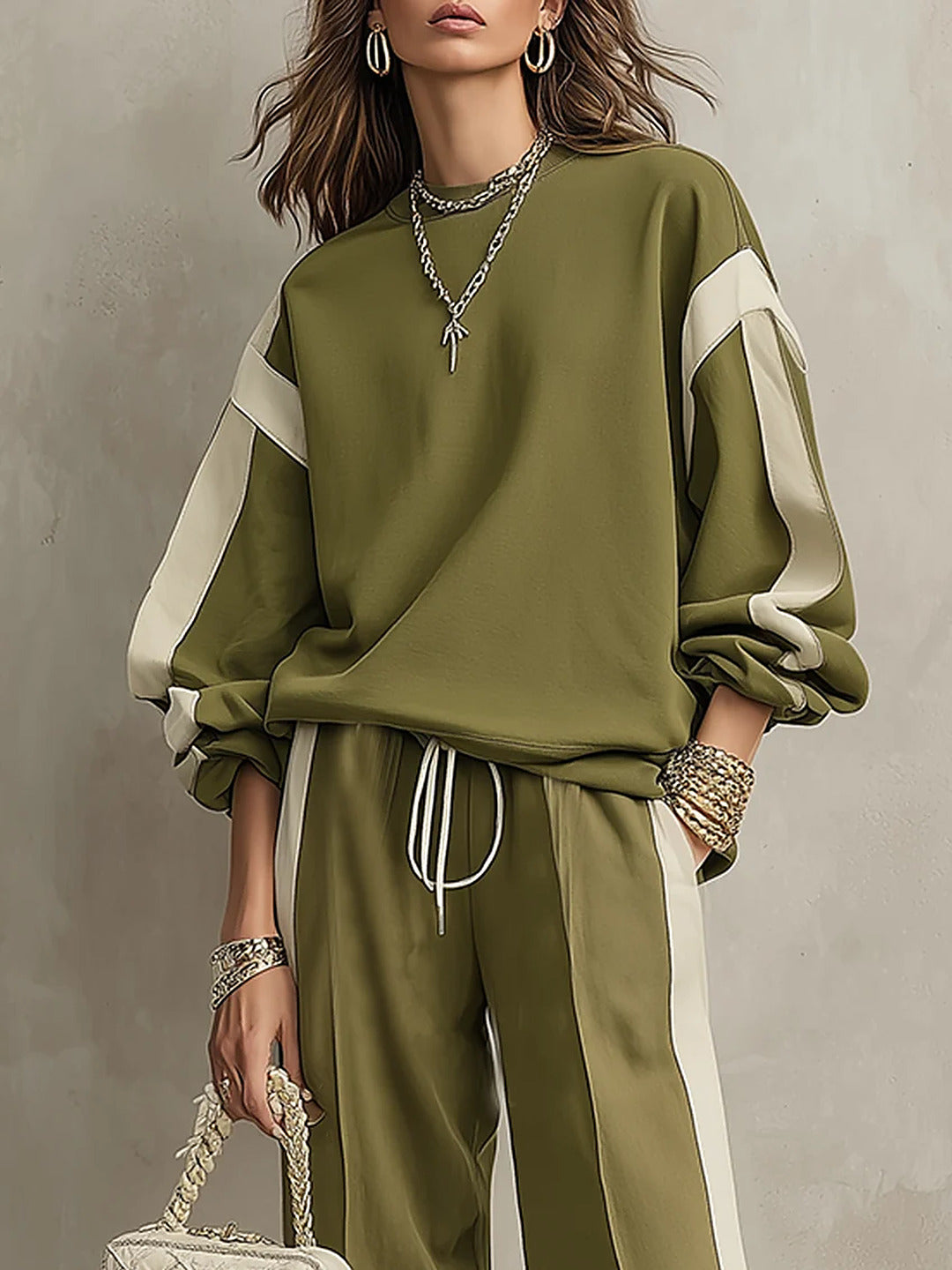 Romina | Conjunto de Sudadera y Pantalón con Franja Lateral, Verde Olivo
