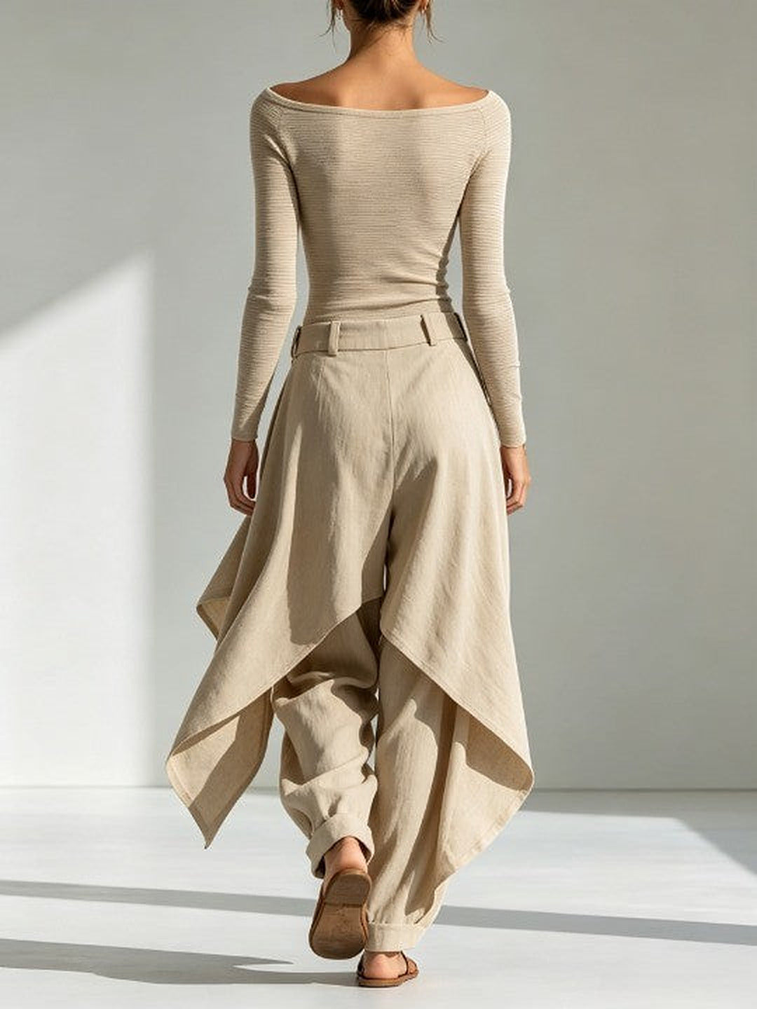 Orsola | Conjunto de Blusa Cuello Bote y Pantalón en Capas, Beige